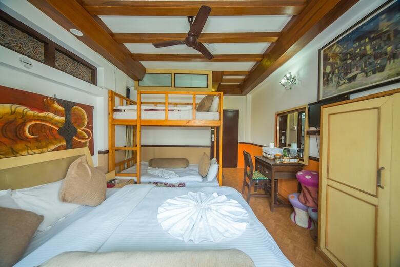 Shangri-la Boutique Hotel