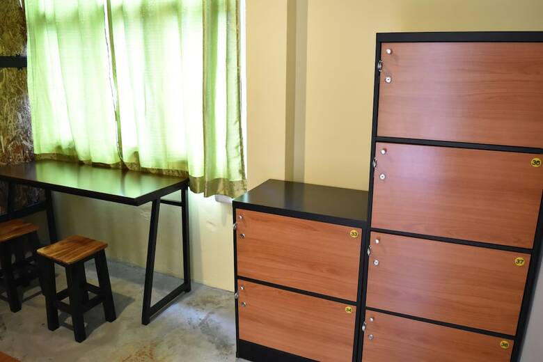 Hostal Hide Bangkok Hostel