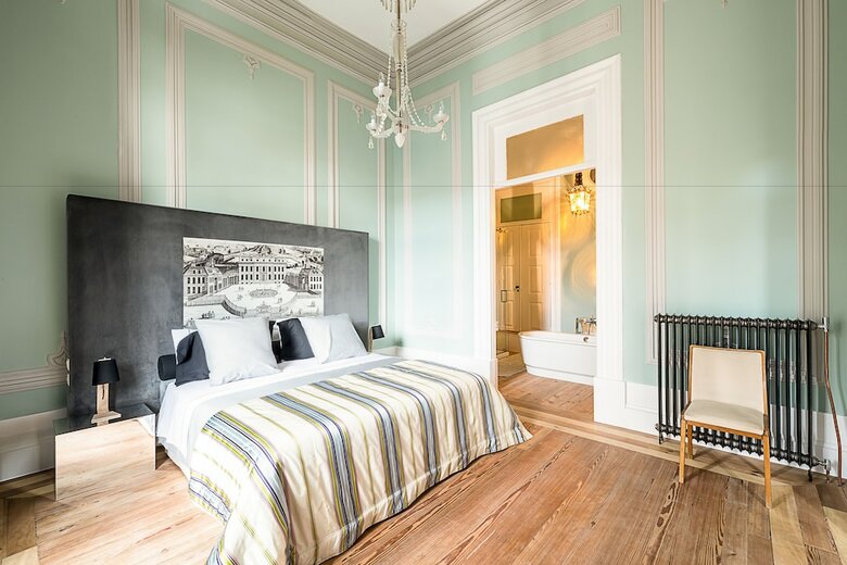 Hotel Charm Palace