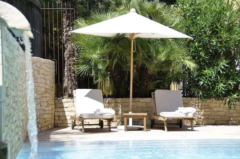 Hotel H�tel Om�ga