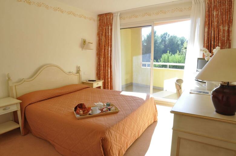 Hotel H�tel Om�ga