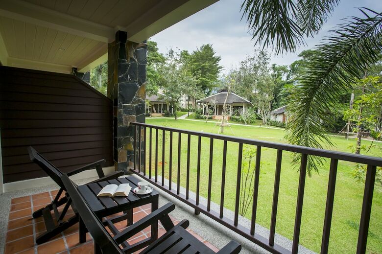 Hotel The Leaf On The Sands By Katathani