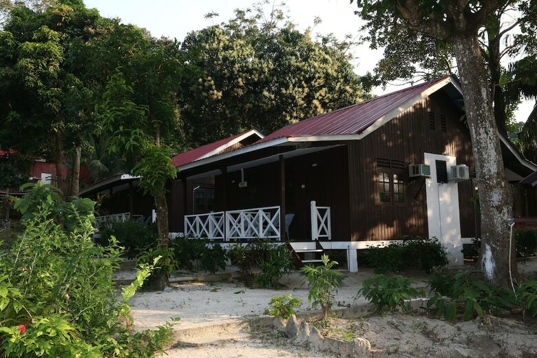 Hotel The Barat Perhentian Beach Resort