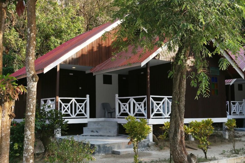 Hotel The Barat Perhentian Beach Resort