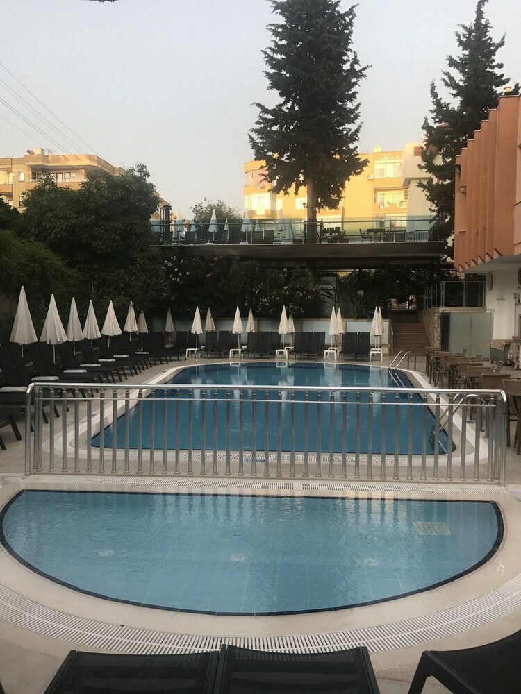 May Flower Apart Hotel