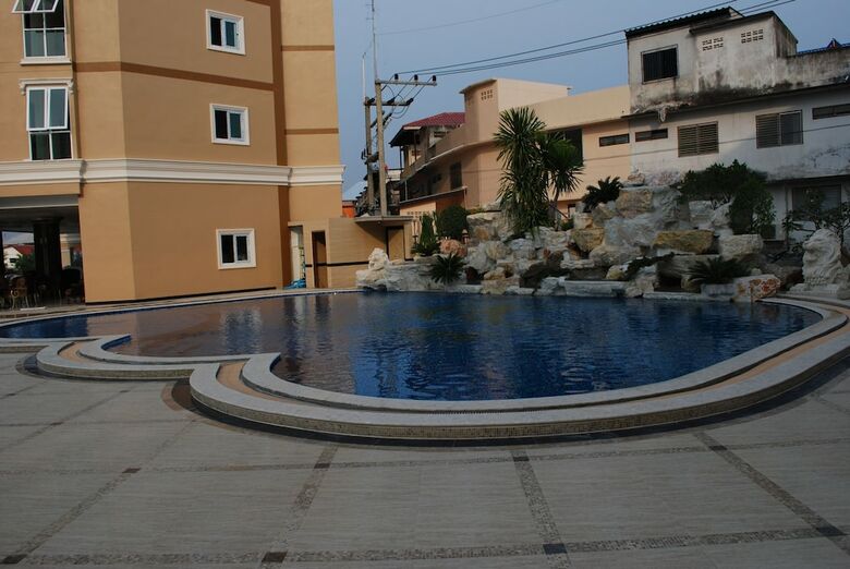Hotel Lk Grand Living Place