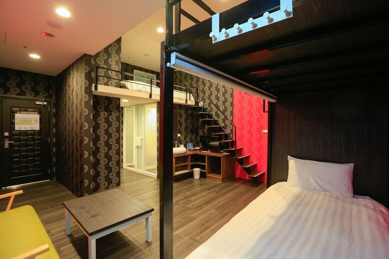 Ch Place X Hotel