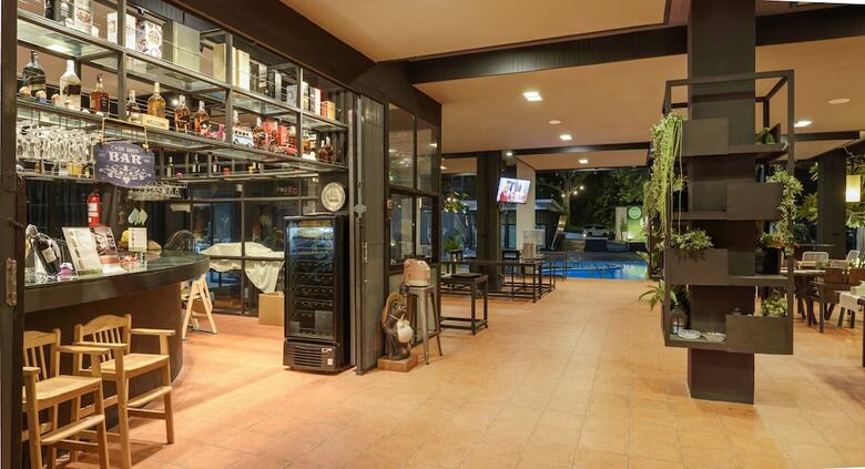 Hotel The Loft Seaside Sriracha