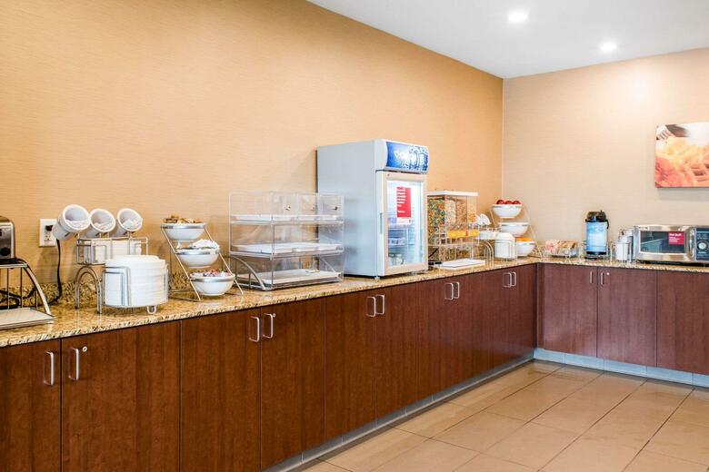 Hotel Comfort Suites