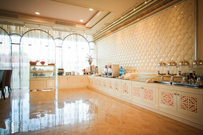 Hotel Lk Crystal Ville