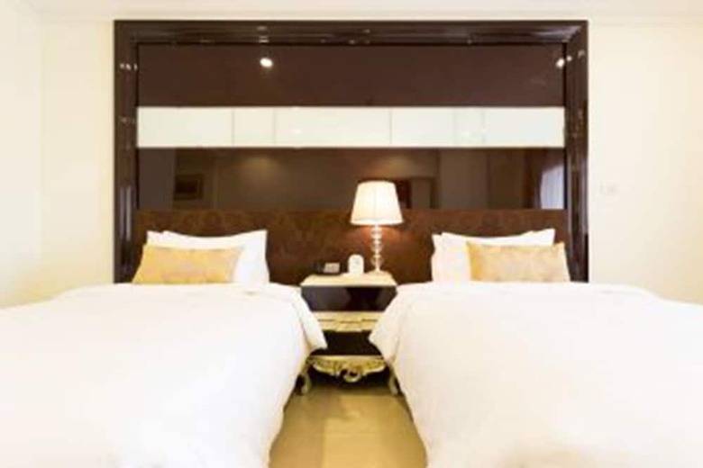 Hotel Lk Crystal Ville