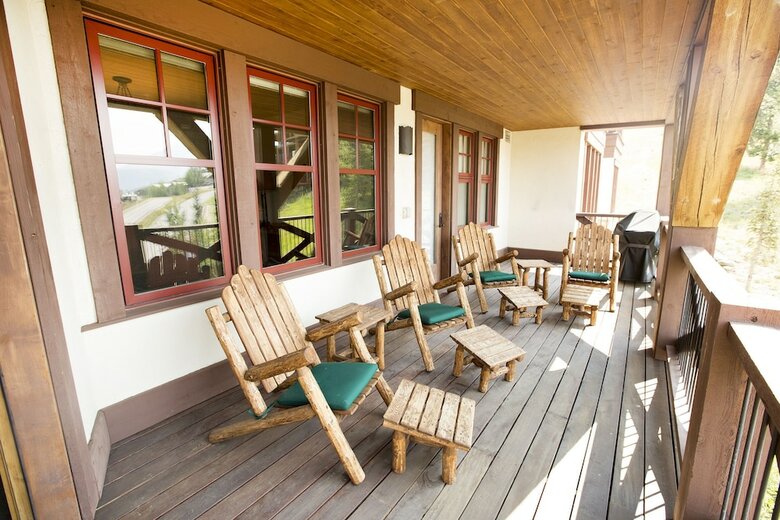 Westwall Lodge
