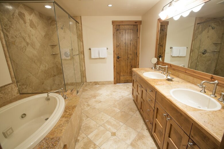 Westwall Lodge