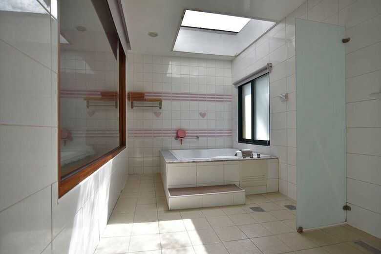 Ruixiong Hotspring Villa