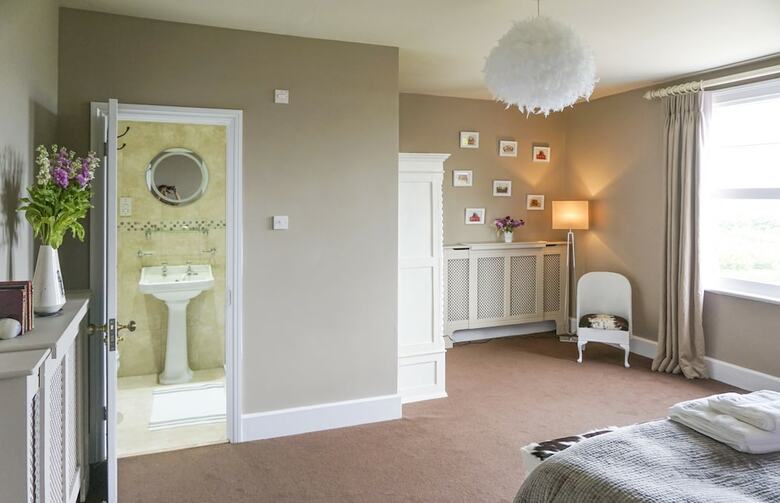 Bed & Breakfast Yarner House