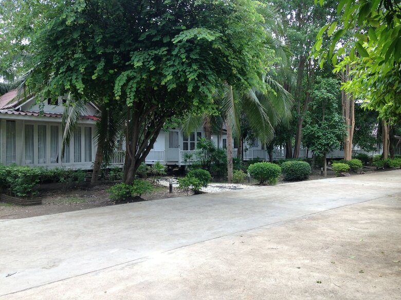 Hotel Young Coconut Garden Home Resort