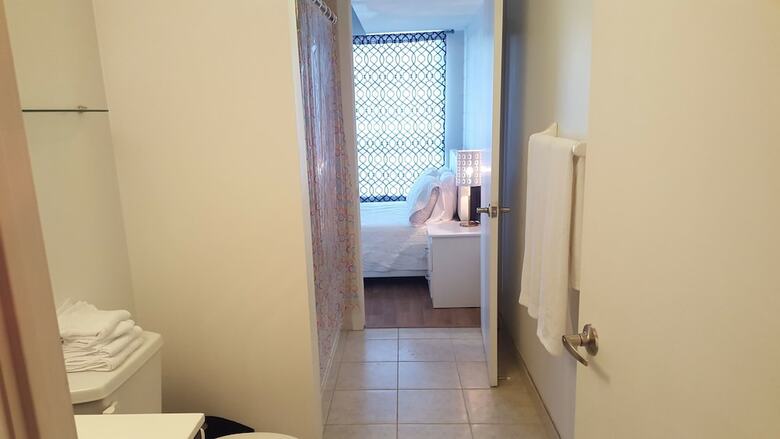 Lavish Suites- New Two Bedroom - Amazing Cn Tower View