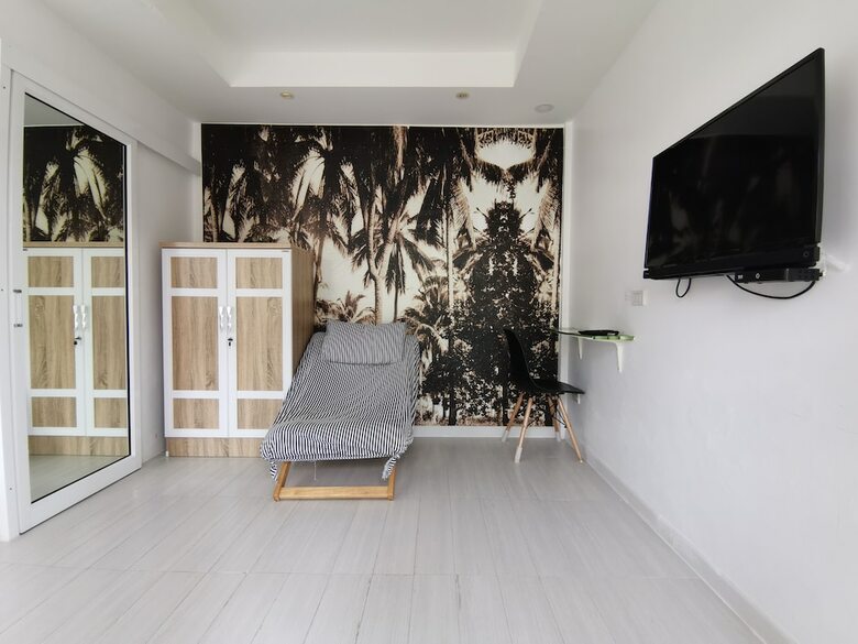 Hotel 1715 House & Caff Resort Phuket