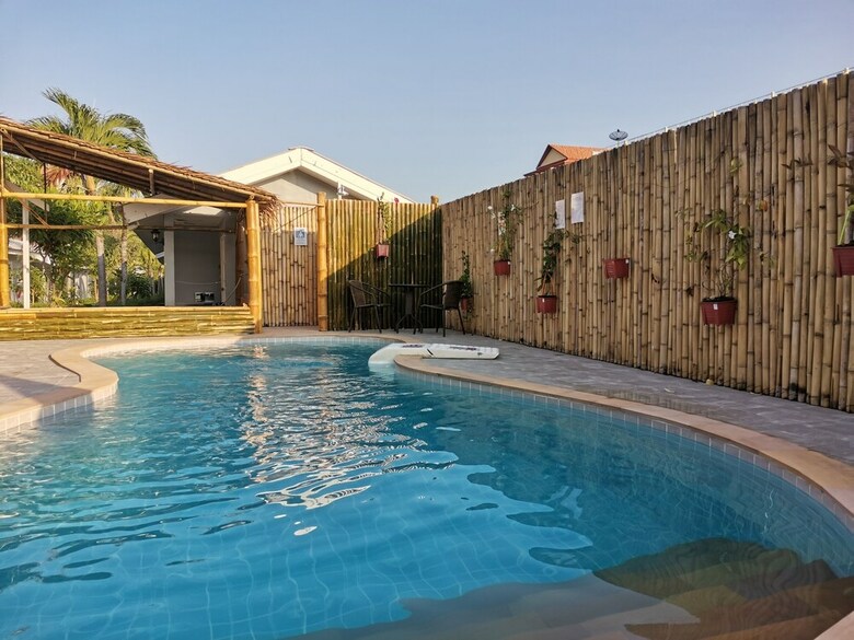 Hotel 1715 House & Caff Resort Phuket