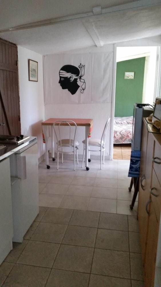 Hostal Clematisso - Hostel
