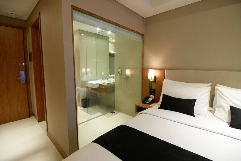 Yellow Star Ambarukmo Hotel