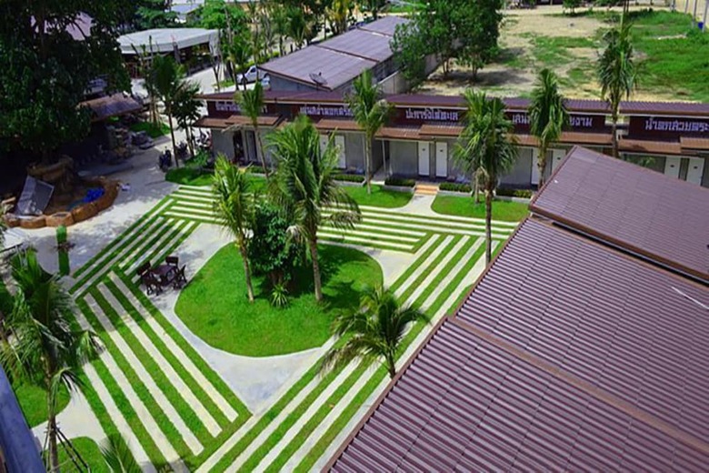 Hotel Ruenphukarn Resort