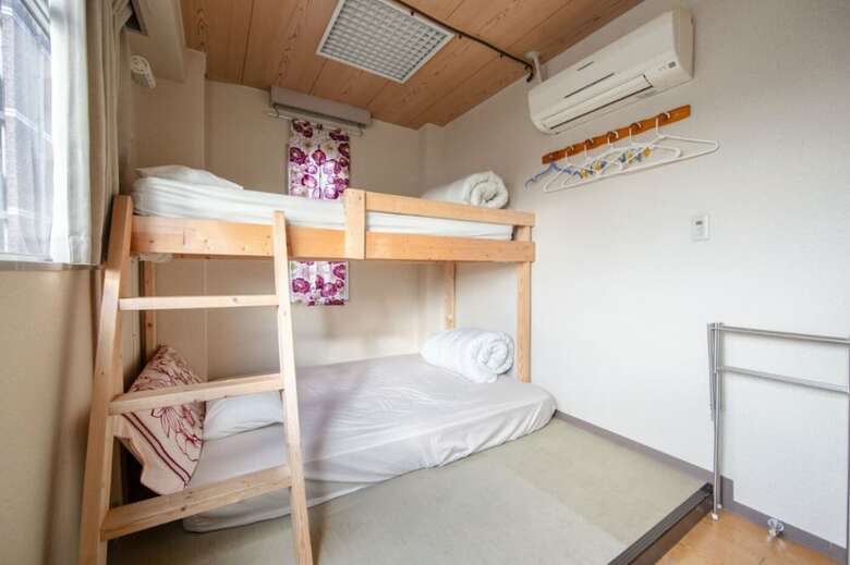 Hostal Guest House B's Five II
