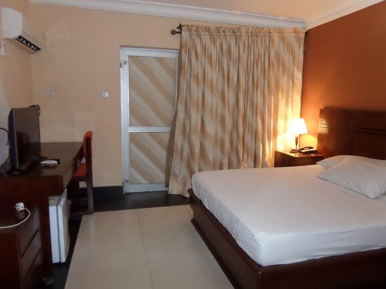 Excellence Hotel