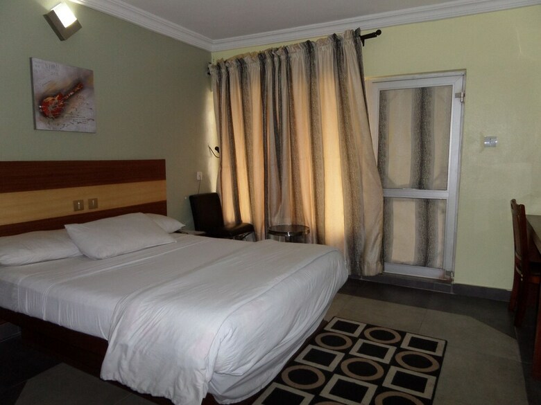 Excellence Hotel