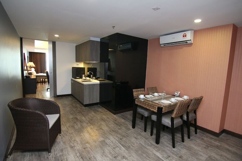 Nexus Regency Suites & Hotel