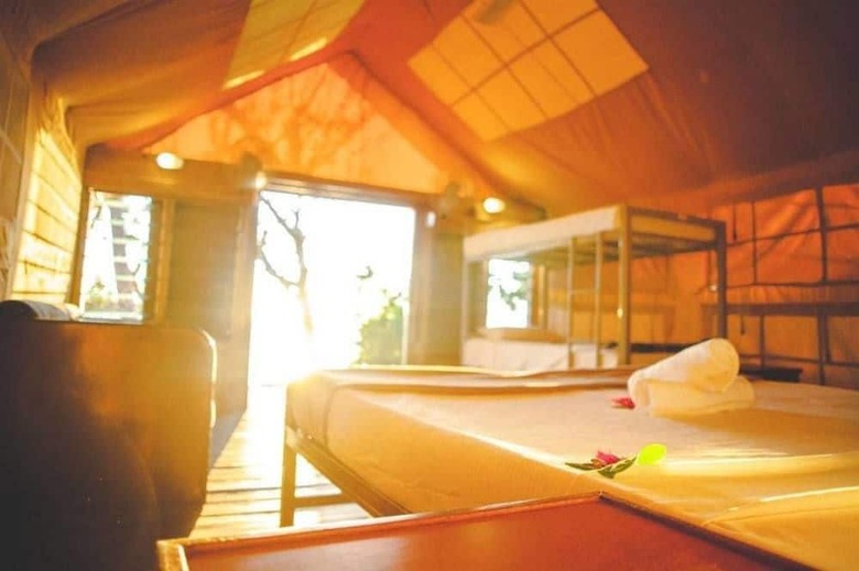 Hostal Barefoot Kuata Island Resort