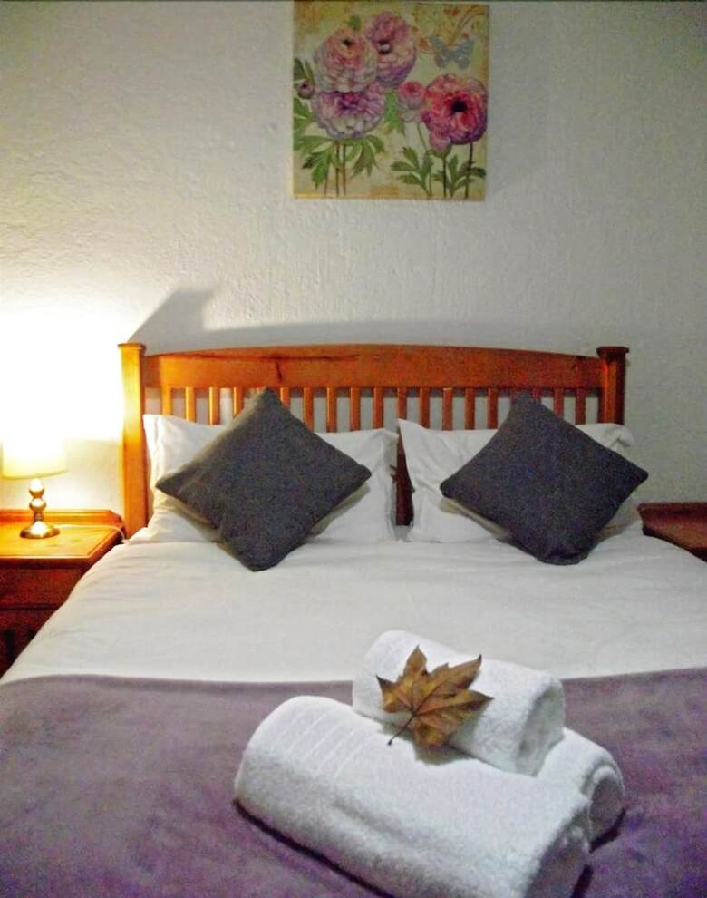 Bed & Breakfast Autumn Breeze Manor