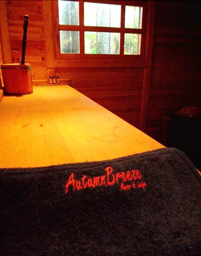 Bed & Breakfast Autumn Breeze Manor