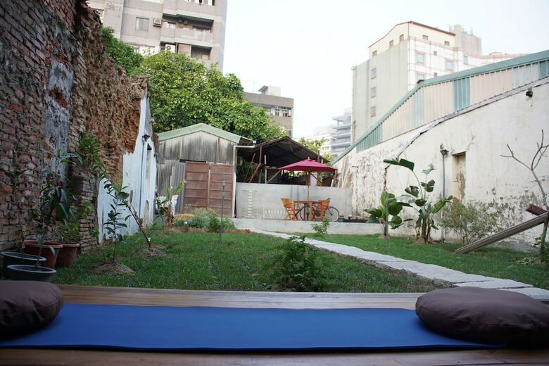 Hostal Good Garden Lady's Hostel
