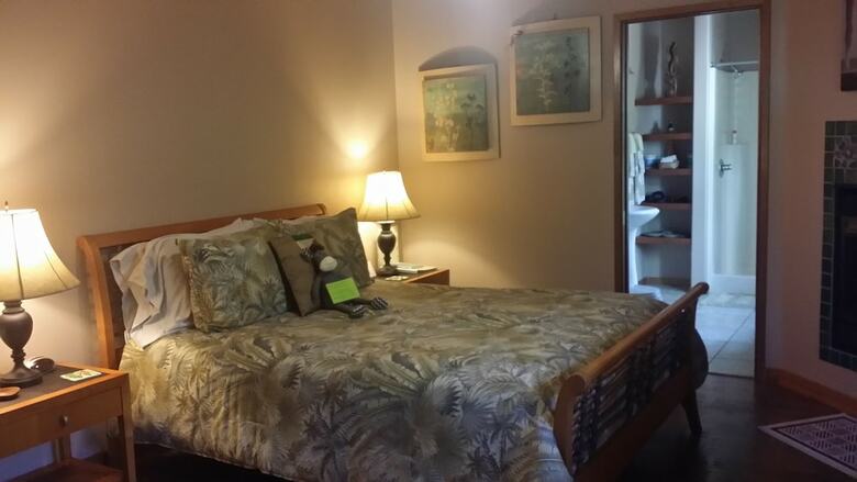 Bed & Breakfast Lava Pond Lodge