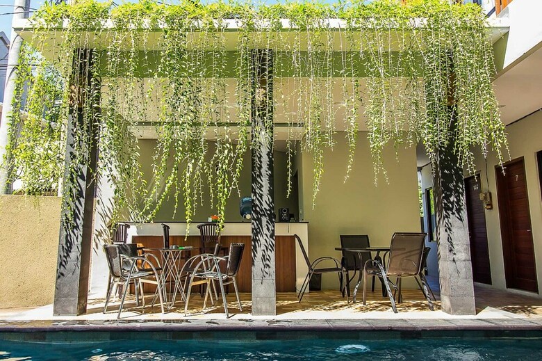 Hotel Tri Homestay Kuta