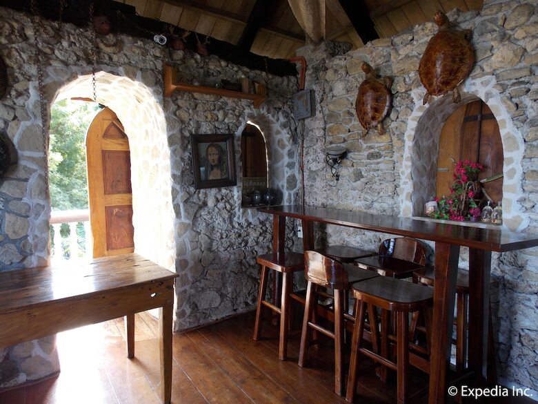 Hotel Baluarte De Argao Beach Resort