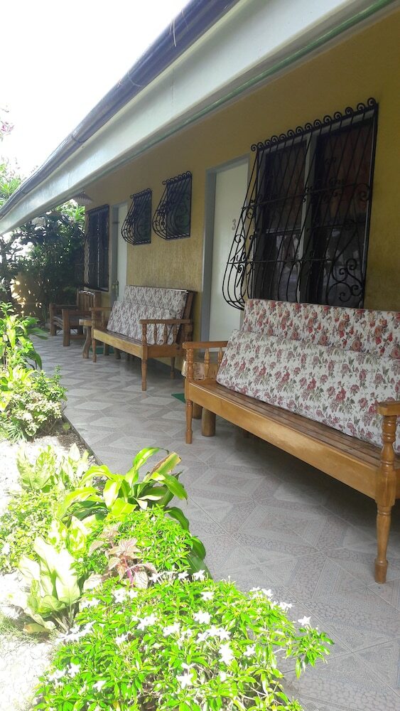 Hotel Baluarte De Argao Beach Resort