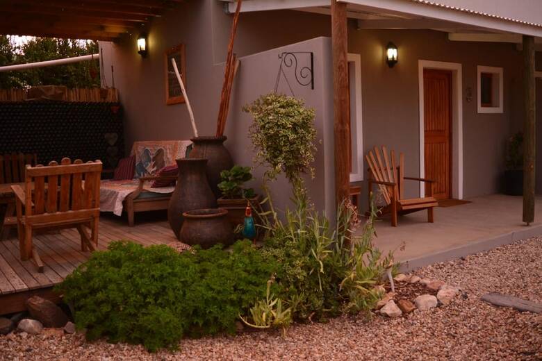 Bed & Breakfast Travellers Rest