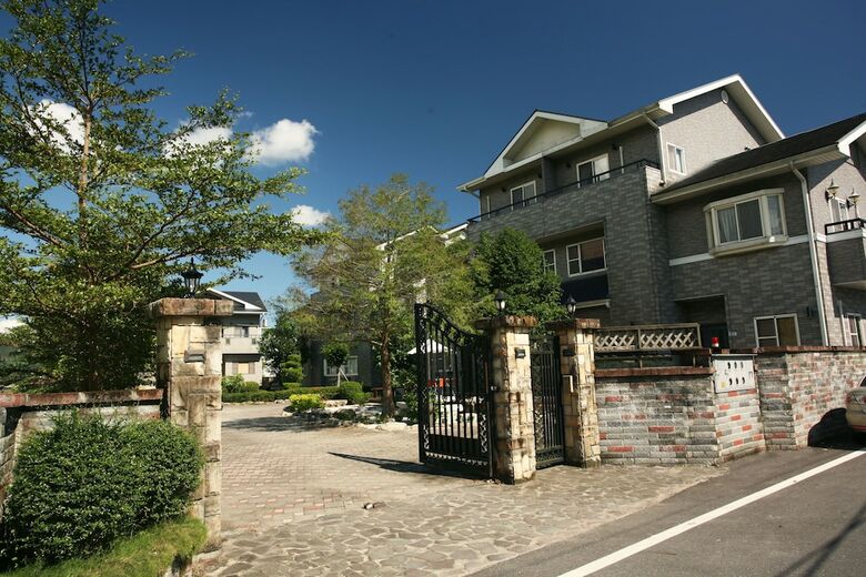 Hotel Deep Breathing B&B