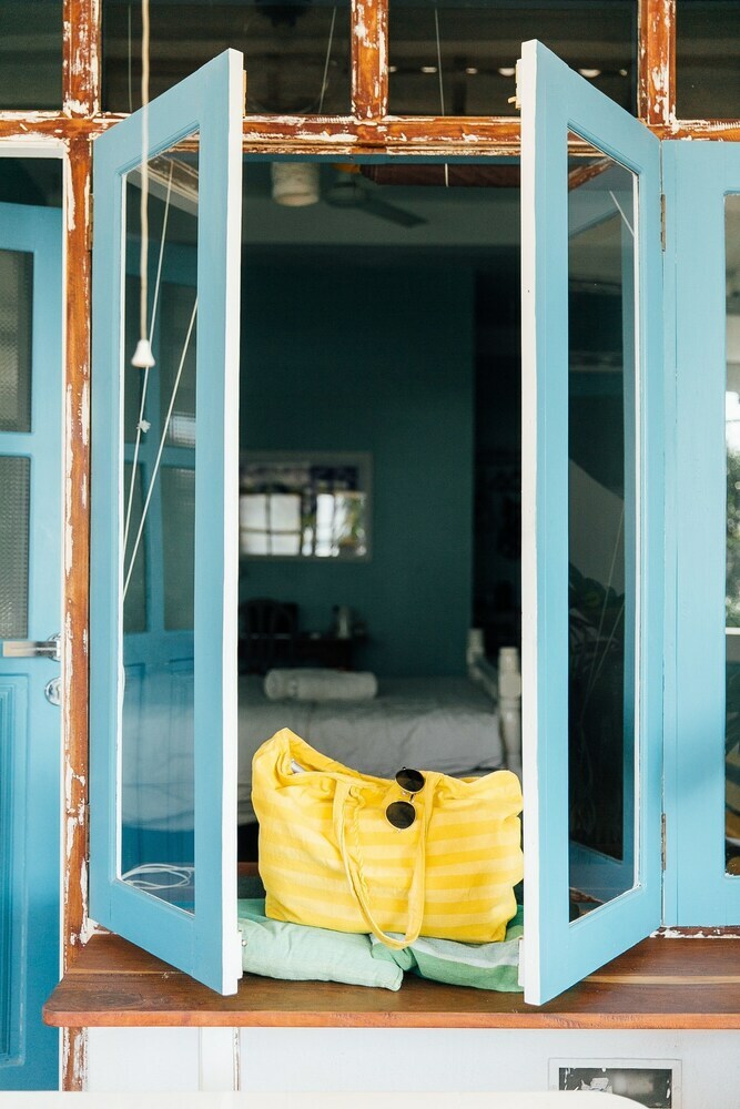 Hotel Bedspace Beach