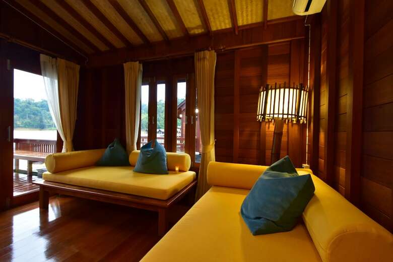 Hotel 500 Rai Khao Sok Floating Resort