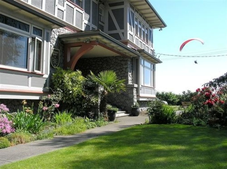 Dashwood Manor Seaside Bed & Breakfast