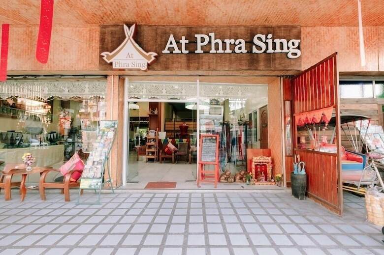 Hotel At Phra Sing