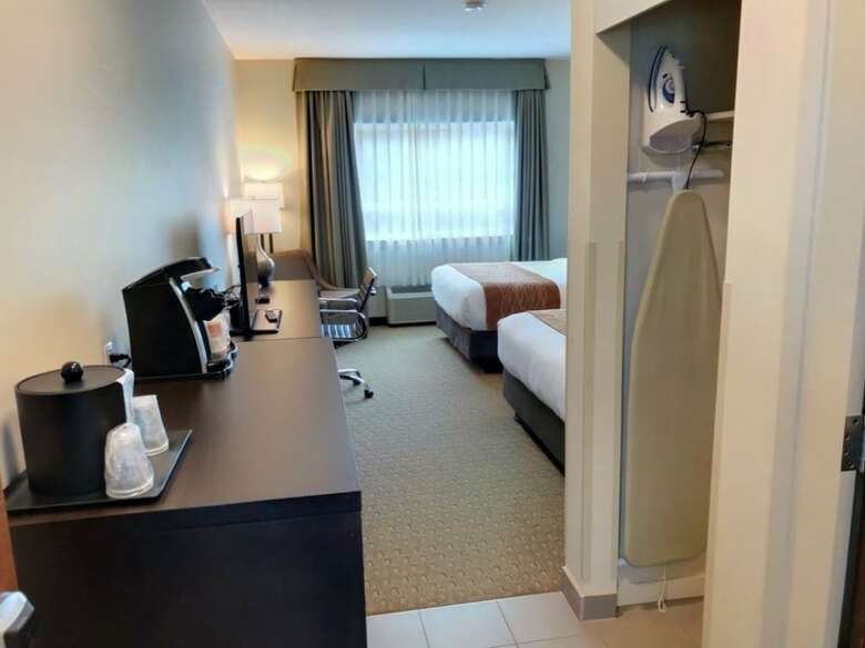 Hotel Comfort Inn & Suites
