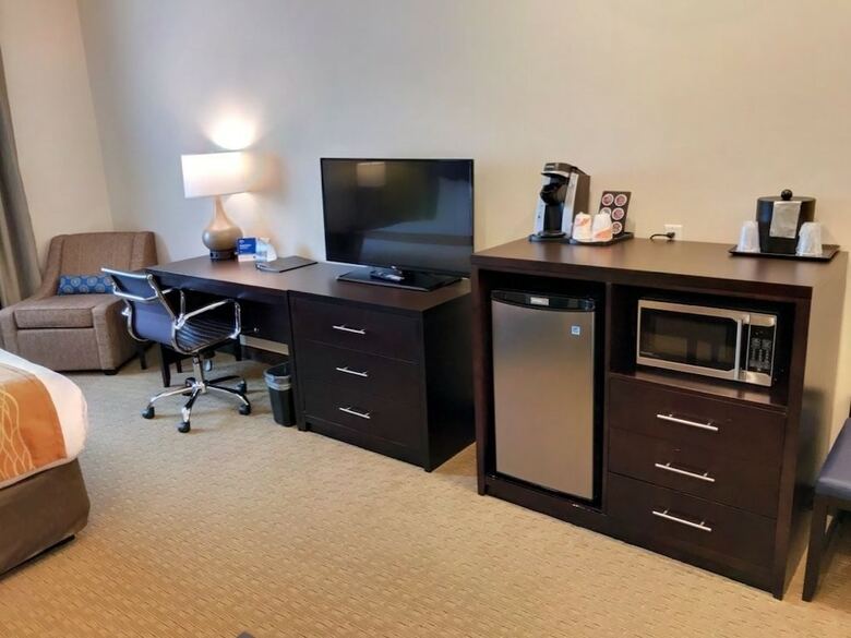Hotel Comfort Inn & Suites