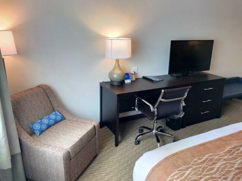 Hotel Comfort Inn & Suites