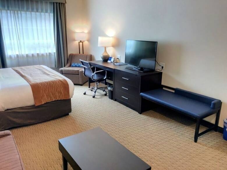 Hotel Comfort Inn & Suites
