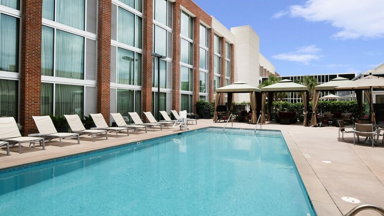 Doubletree By Hilton Hotel And Suites Charleston Airport