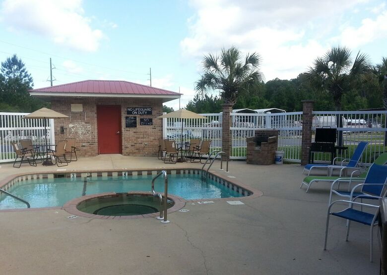 Hotel Super 8 By Wyndham Pascagoula